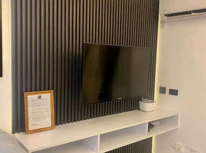 Makati Isabela Luxury * مانيلا