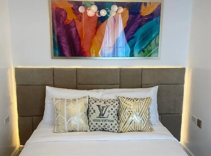 Makati Isabela Luxury مانيلا