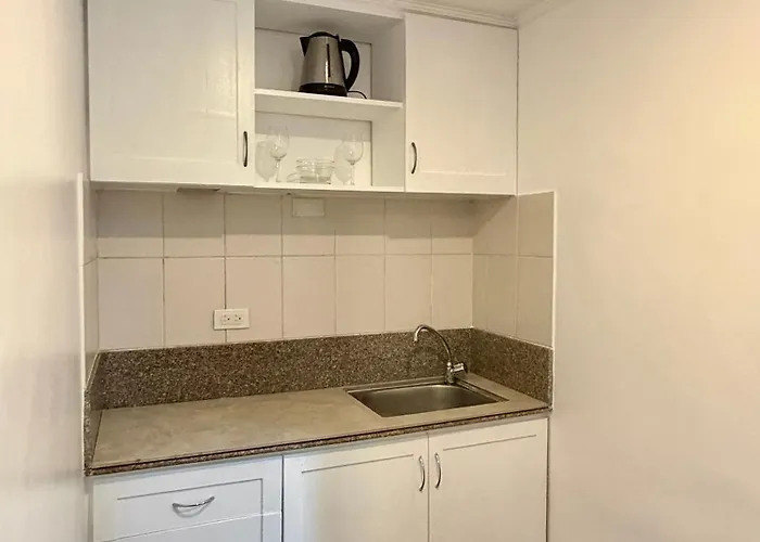 Makati Isabela Luxury شقة مانيلا