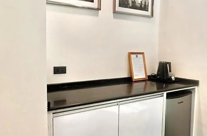 Makati Isabela Luxury مانيلا