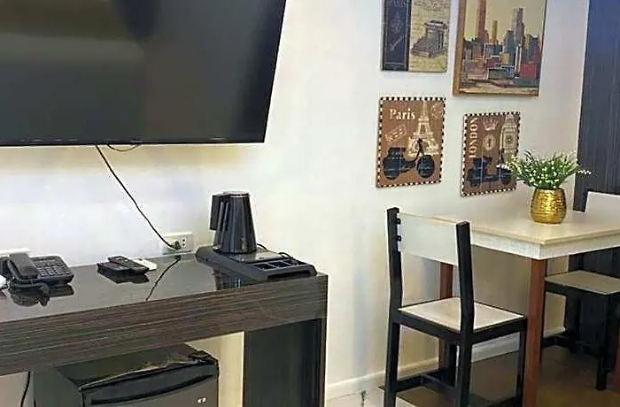 Makati Isabela Luxury شقة