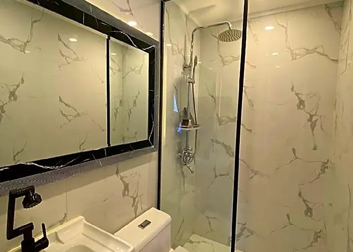 Makati Isabela Luxury مانيلا